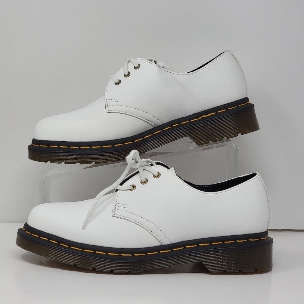 Dr Martens Vegan Low Boots Air Wair Air Cushion White  27214 Mens 6 Womens 7 New - Picture 2 of 9